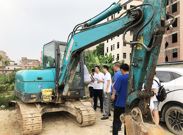 “清凉”送到客户手中，为EBET易博网站售后服务活动打CAII